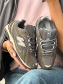 New Balance 204L em Couro Original - Café/Grafite/Rose