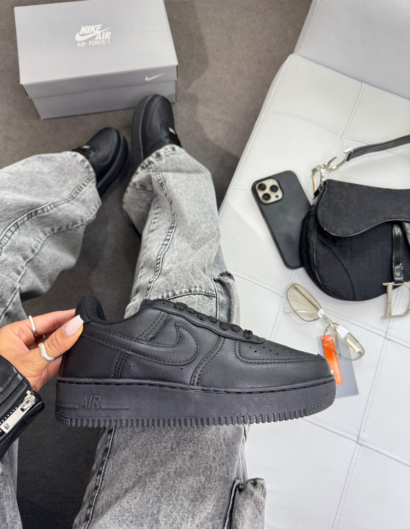 Nike Air Force F1 - All Black