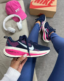 Nike Vomero 18 - Azul c/Rosa