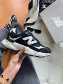 New Balance 9060 Premium - Preto/Branco