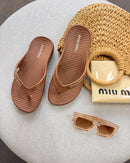 Chinelo Miu Miu luxo