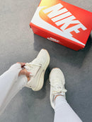 Nike Journey Run - Off/Caqui