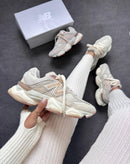 New Balance 9060 Premium - Off/Salmão Clean