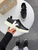 Veja V-10 - Preto