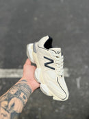 New Balance 9060 Premium - Off/Preto