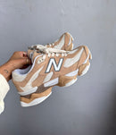 New Balance 9060 Premium - Caramelo/OFF