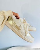 Tênis Jordan Low 01 - Off/Ouro