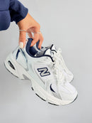 New Balance 530 1ª linha - Branco/Marinho