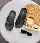 Chinelo Miu Miu luxo