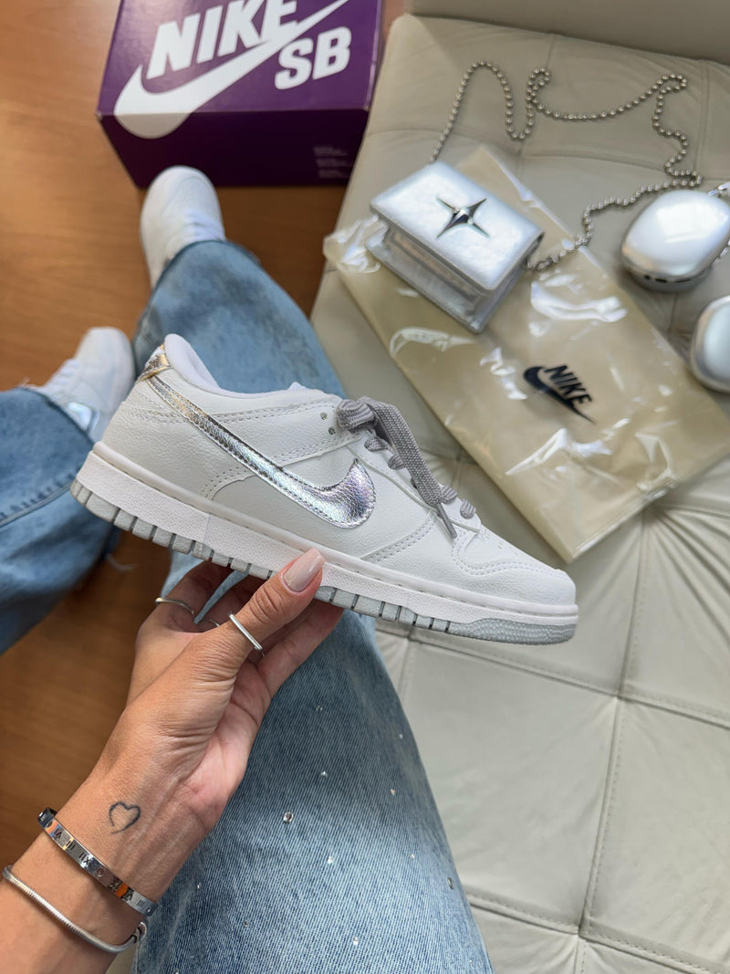 Nike Dunk Low Pro - Branco c/ prata