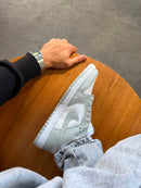 Nike Dunk Low Pro Luxo - Cinza/Branco
