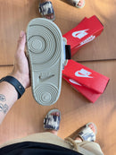 Chinelo Nike Offcourt Adjust - Marrom