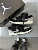 Nike Jordan Low Luxo - Preto Brilho