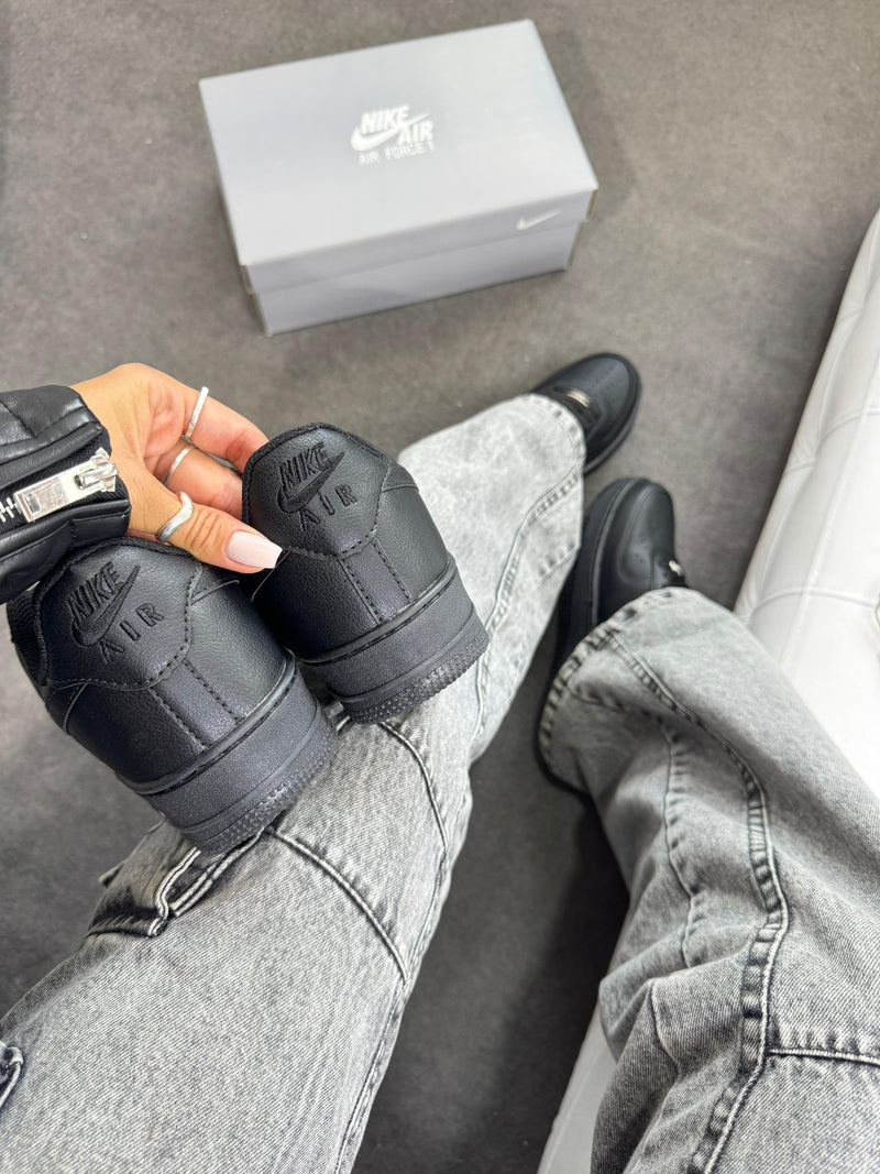 Nike Air Force F1 - All Black