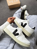 Veja V-10 - Branco/Preto