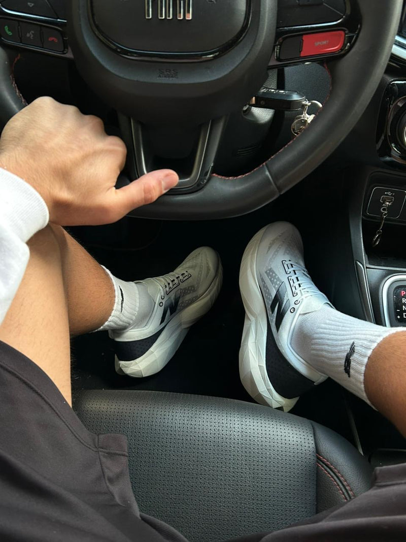 New Balance FuelCell Elite V4 - Branco