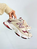 New Balance 9060 - Off/Bordo