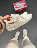 Nike NK 47 - Off/Marrom
