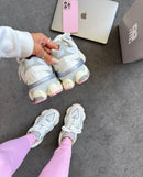 New Balance 9060 L. Premium - Branco/Cinza/Rosa