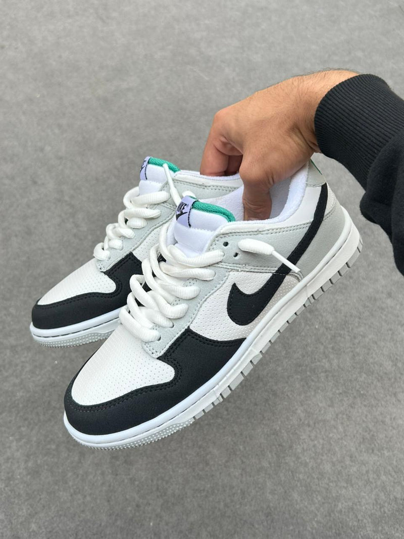 NiKe Dunk Low Pro Luxo - Branco/Preto/Cinza