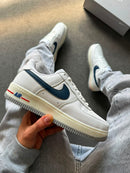 Nike Air Force Premium - Branco/Marinho