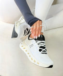On Cloudtilt Asphalt Premium - Branco/Preto