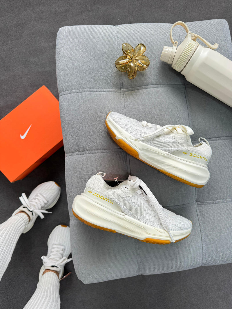 Nike Zoom X Invincible run 3 - Bege/ouro