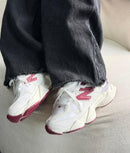 New Balance 9060 - Branco/Bordo