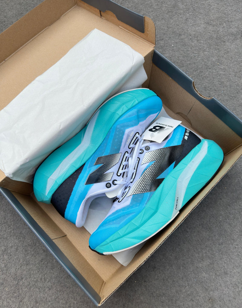 New Balance FuelCell SC Elite V4 - Azul Aqua