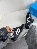 Adidas Samba OG - Preto/Branco