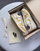 Tênis Jordan Low LX Gold Suede - Branco/ouro