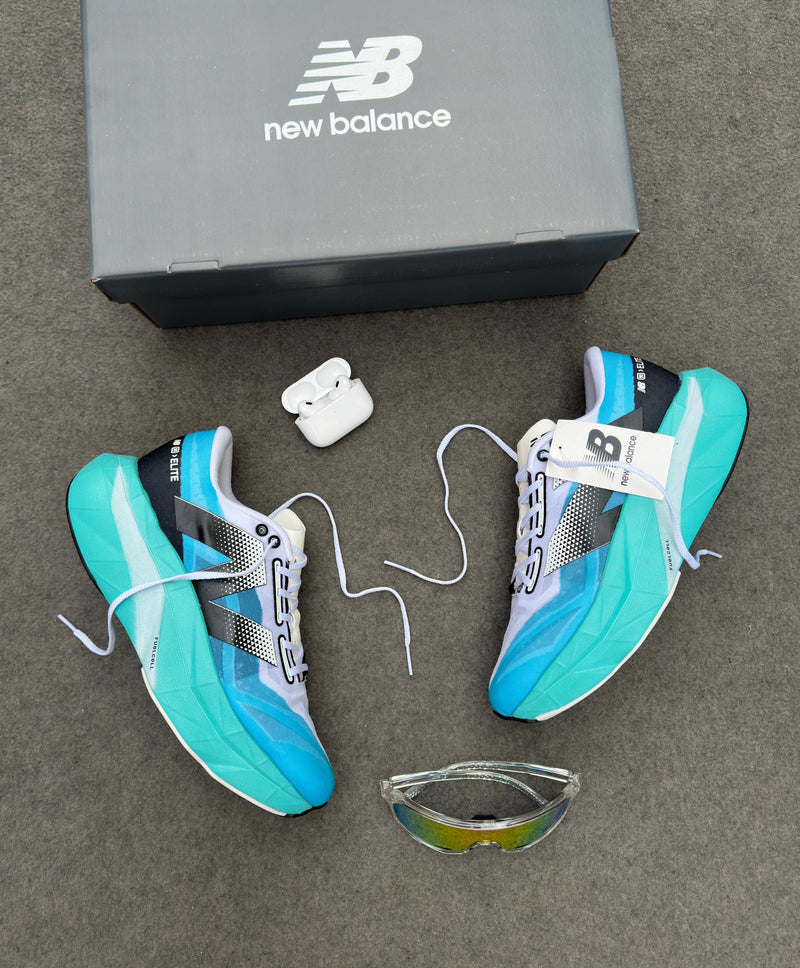 New Balance FuelCell SC Elite V4 - Azul Aqua