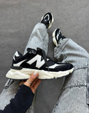 New Balance 9060 - Preto/Branco