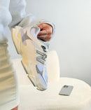 New Balance 9060 - Branco Croco/Cinza