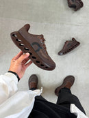 On CloudSurfer Max Premium - Chocolate