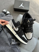 Nike Jordan Low Luxo - Preto Brilho