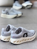 On CloudSurfer Max Premium - Cinza