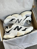 New Balance 9060 Premium - Branco/Preto