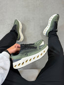 On CloudSurfer Max Premium - Verde Militar