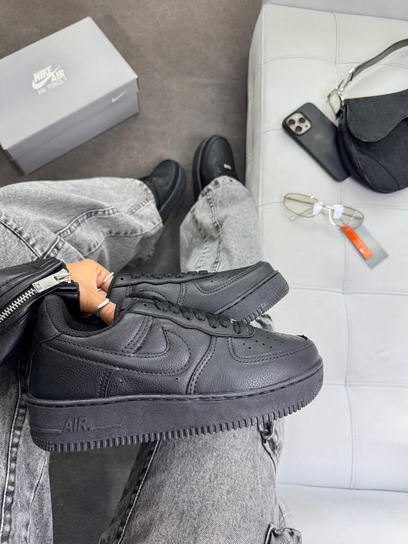 Nike Air Force F1 - All Black