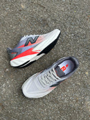 New Balance Fulcell Supercom Elite V5 - Grafite/Vermelho