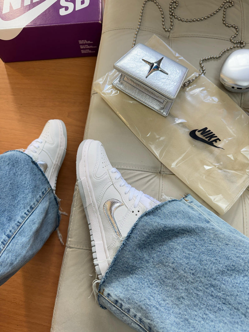 Nike Dunk Low Pro - Branco c/ prata