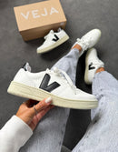 Veja V-10 - Branco/Preto