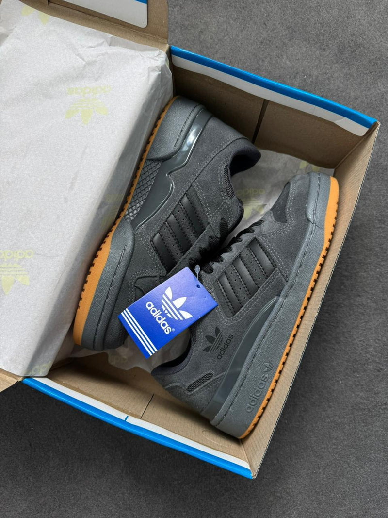 Adidas Fórum low camurça