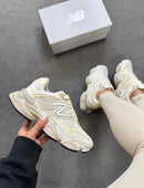 New Balance 9060 Premium - Off/Mint