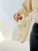 Tênis Jordan Low 01 - Off/Ouro