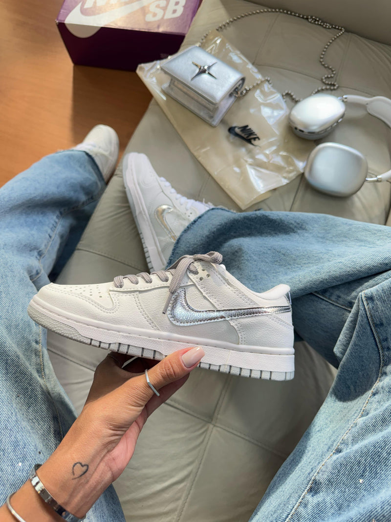 Nike Dunk Low Pro - Branco c/ prata