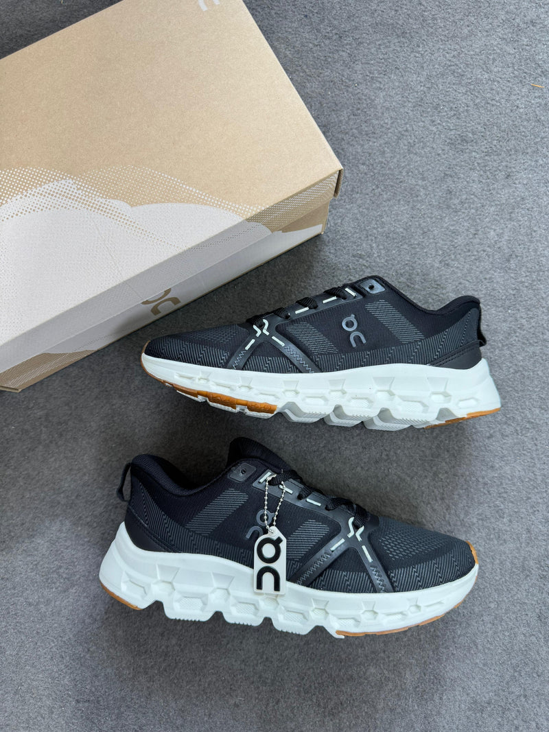 On Cloud Surfer Max - Preto