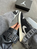 Nike Jordan Low Luxo - Preto Brilho