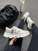 On Cloud Surfer Max - Off/White/Preto